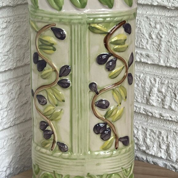 VTG Italian Oval Ceramic Pasta Spaghetti Canister Jar 3-D Olives Tall Lidded - Picture 10 of 12